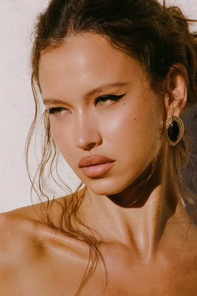 Isabelle Mathers: Lip Liner