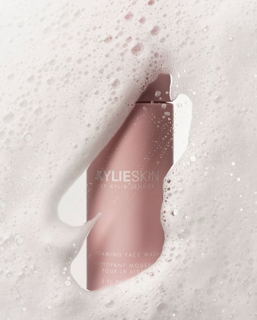 Почему демакияж — это самый важный вклад в красоту вашей кожи?